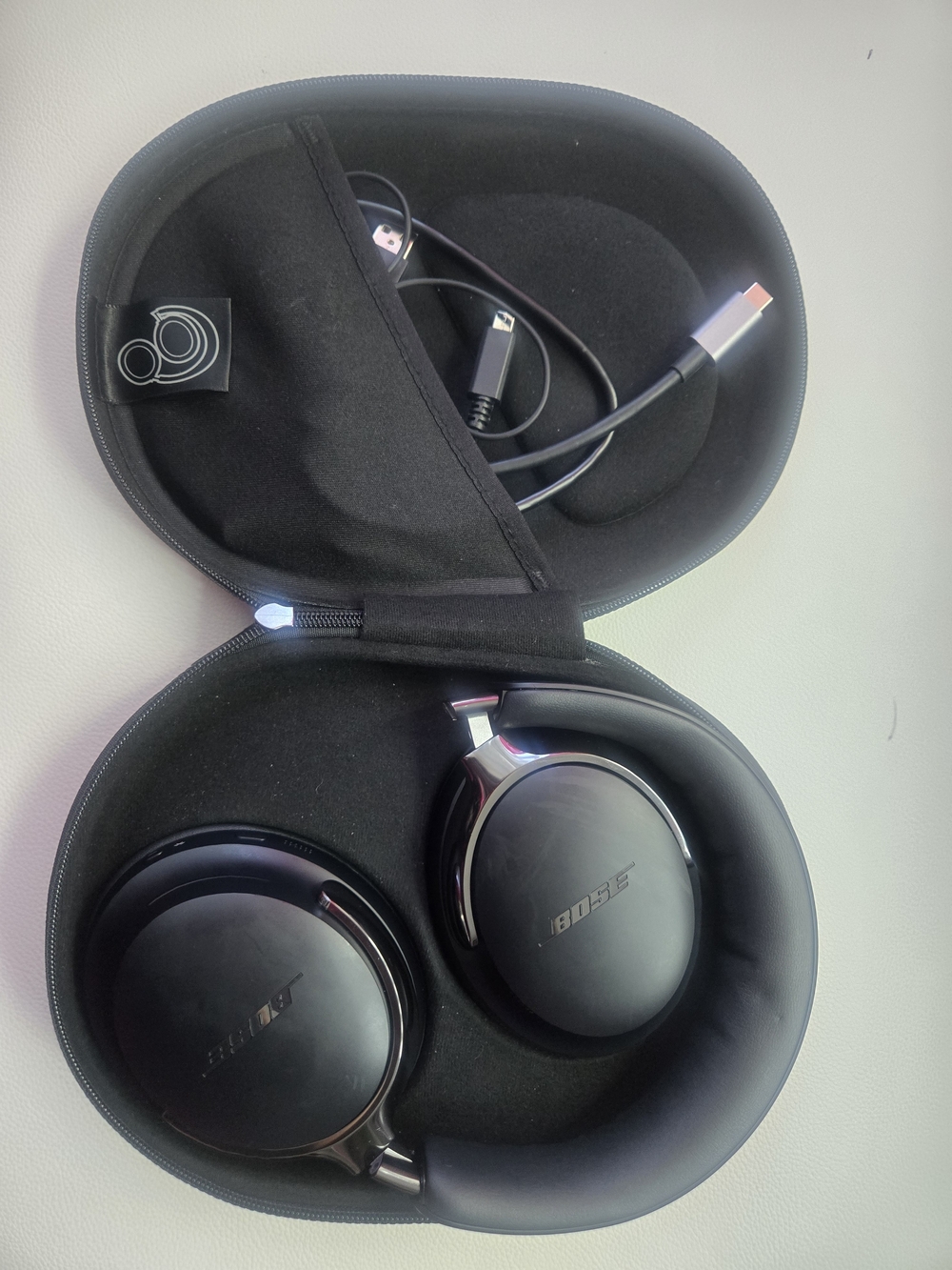 Bose QuietComfort Over-Ear Wireless Headphones - Black